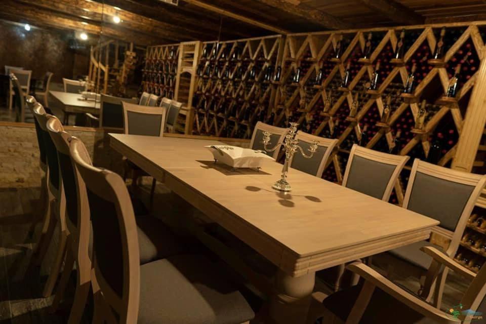 Hotel Guglux &Wine Cellar 泰拉维 外观 照片