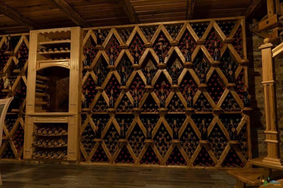 Hotel Guglux &Wine Cellar 泰拉维 外观 照片