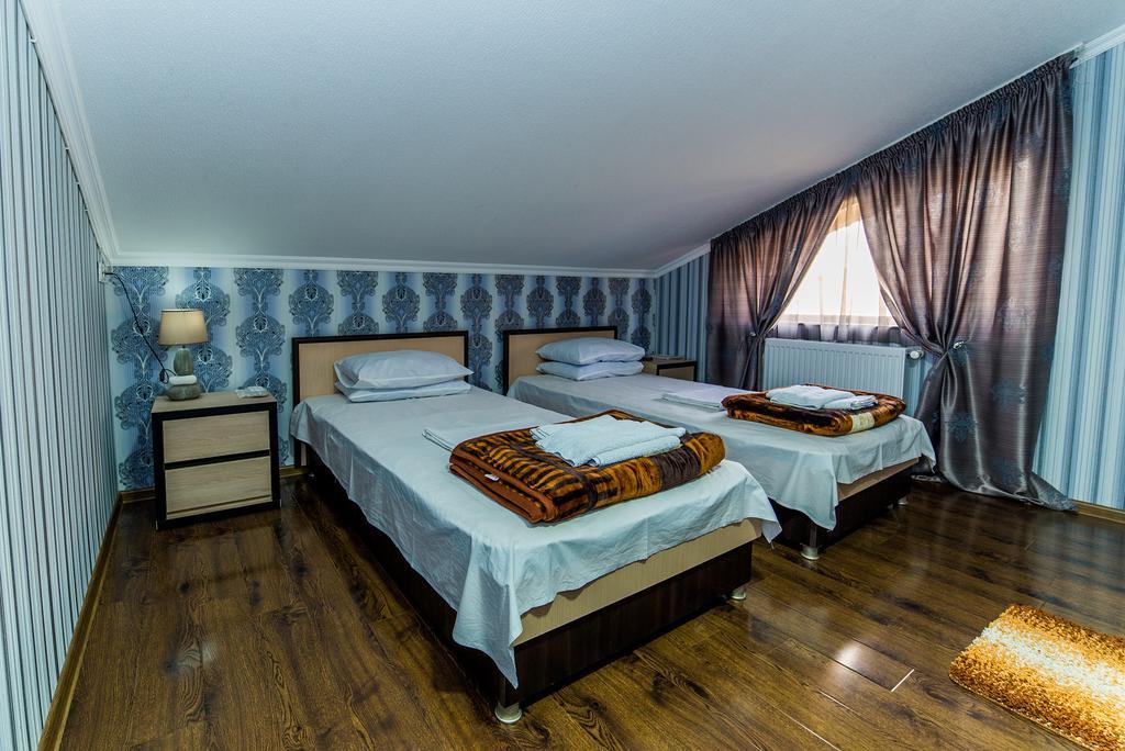 Hotel Guglux &Wine Cellar 泰拉维 外观 照片