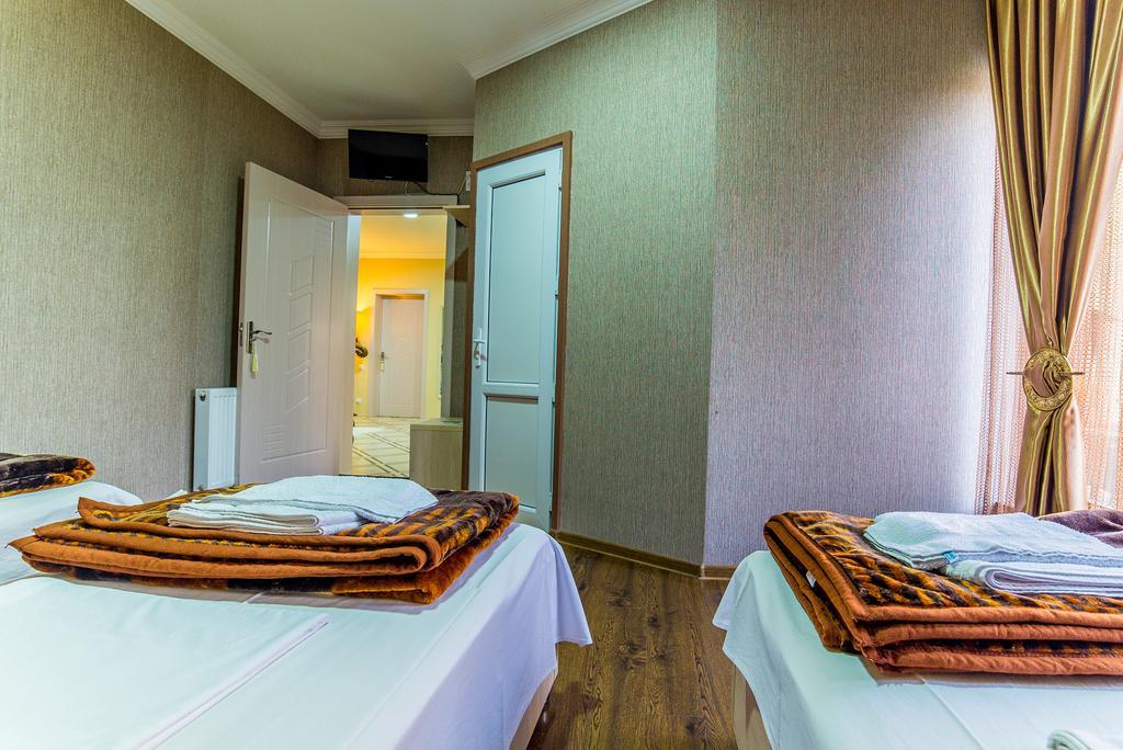 Hotel Guglux &Wine Cellar 泰拉维 外观 照片