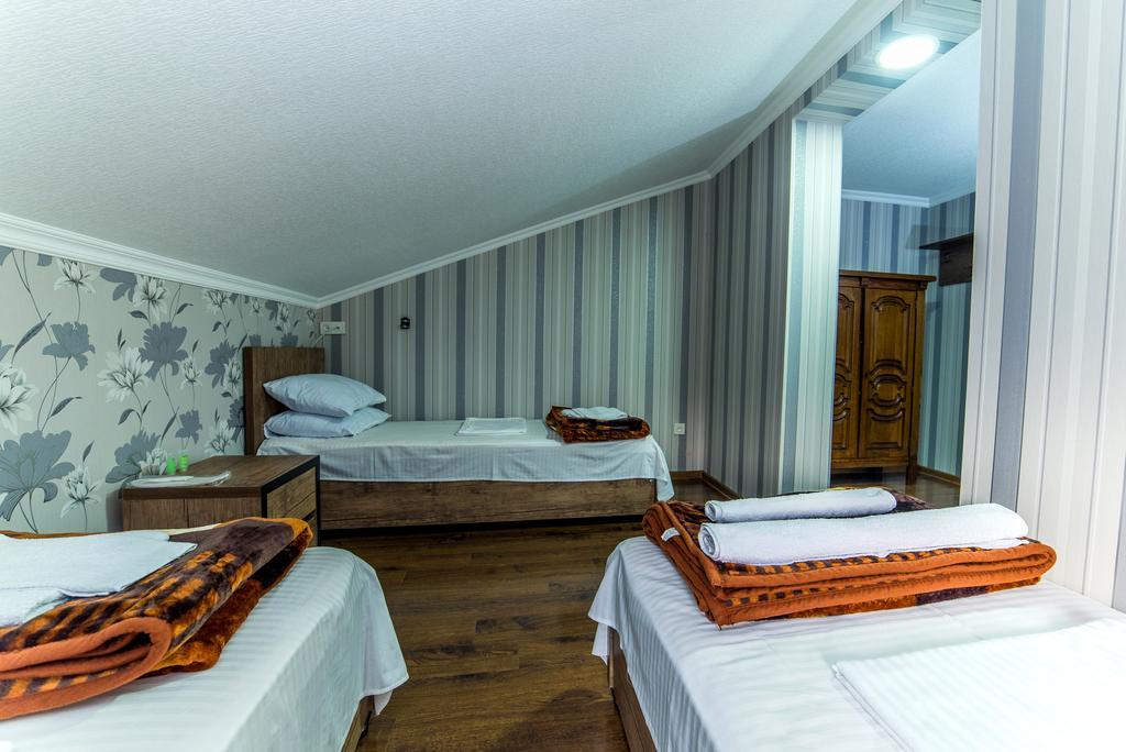 Hotel Guglux &Wine Cellar 泰拉维 外观 照片