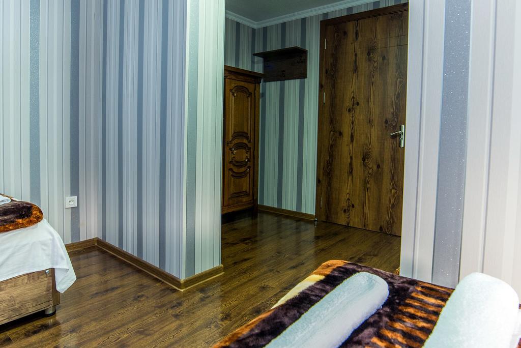 Hotel Guglux &Wine Cellar 泰拉维 外观 照片