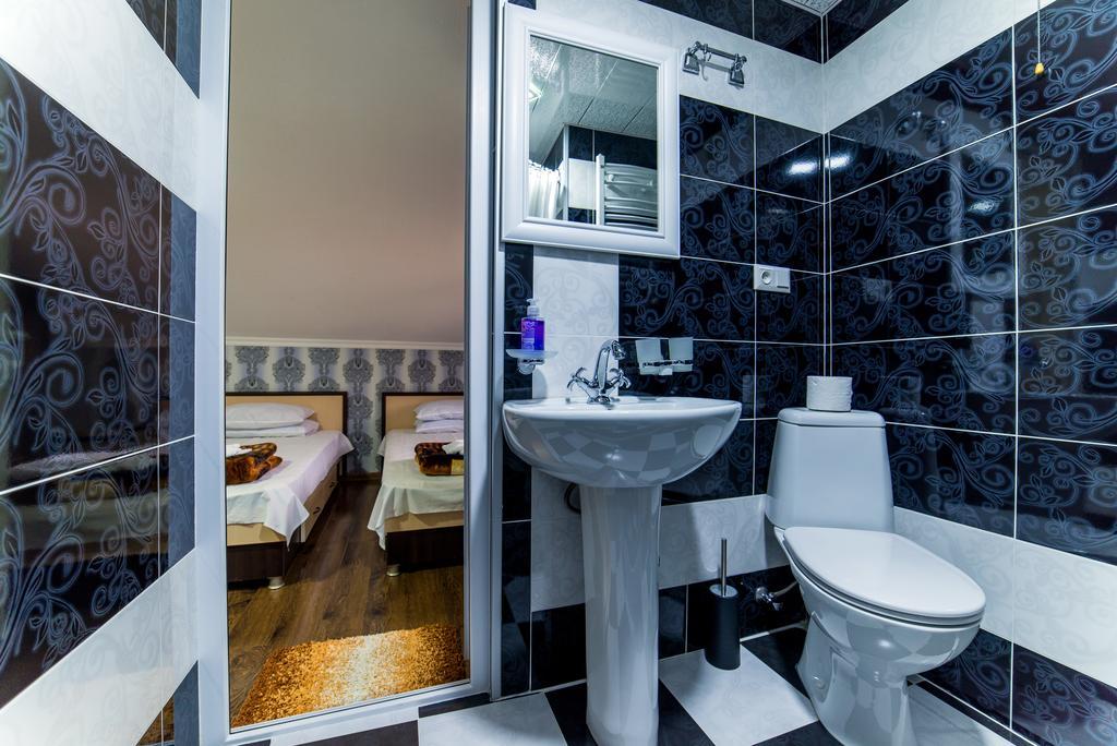 Hotel Guglux &Wine Cellar 泰拉维 外观 照片