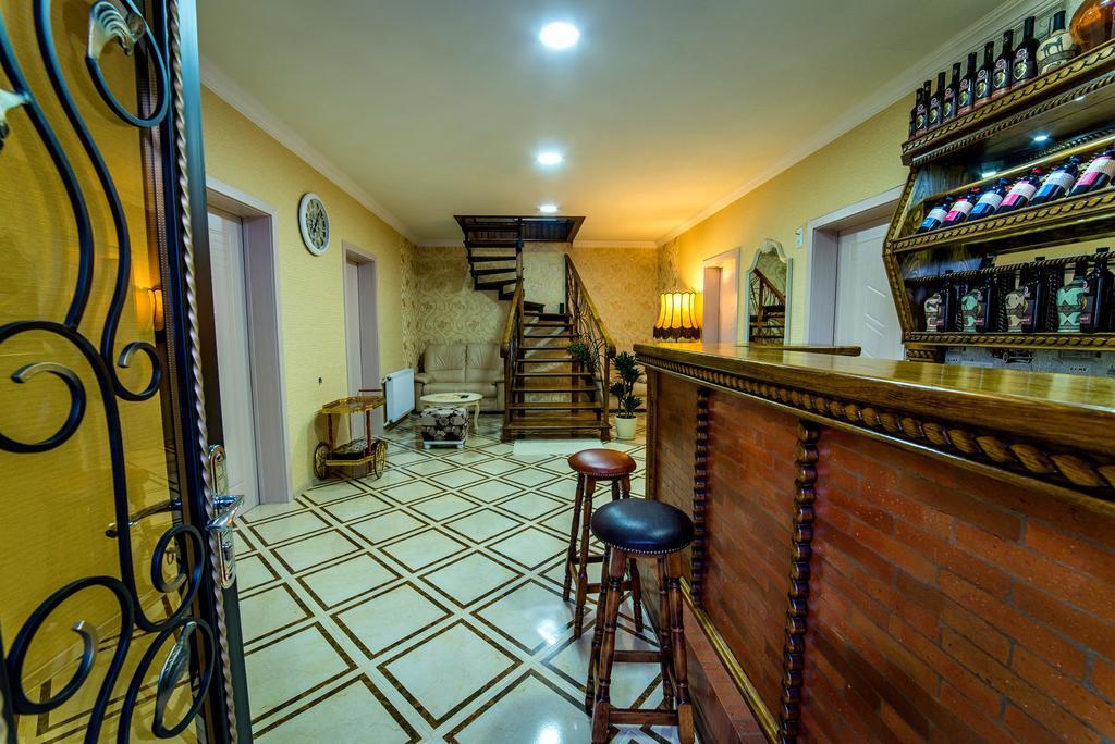 Hotel Guglux &Wine Cellar 泰拉维 外观 照片